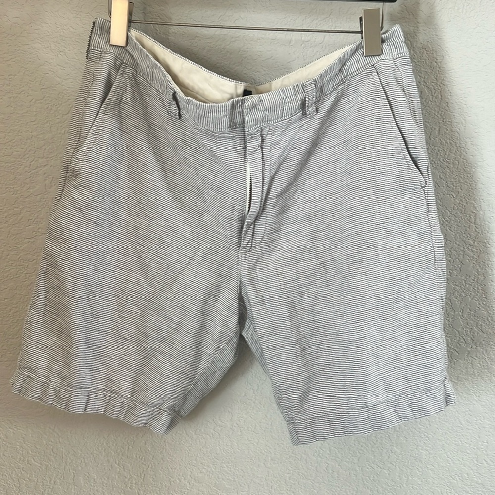 J.Crew 9” inseam linen shorts